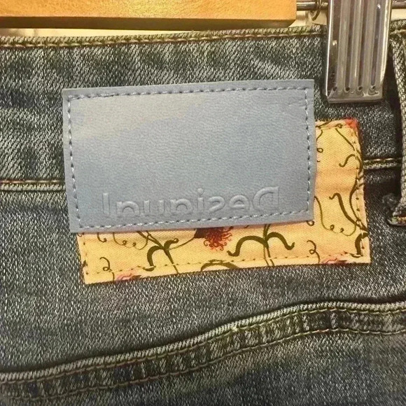 Frayed hem mini Jean skirt - Picture 4 of 6